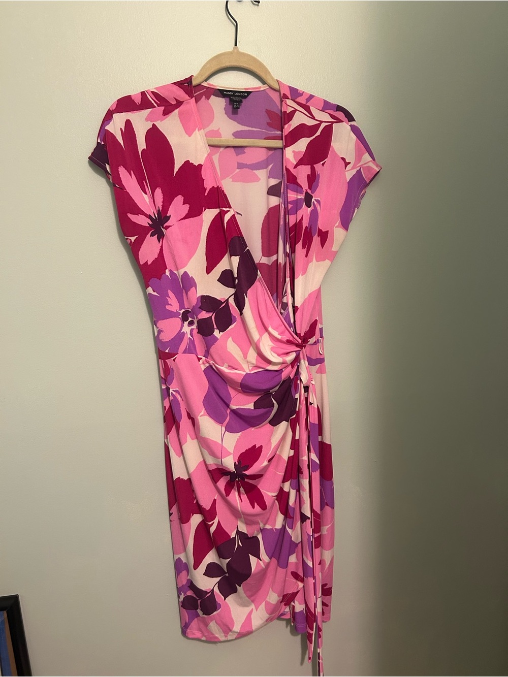 Maggy London Printed Matte Jersey Wrap Dress Pink Fuchsia Floral - Size 14